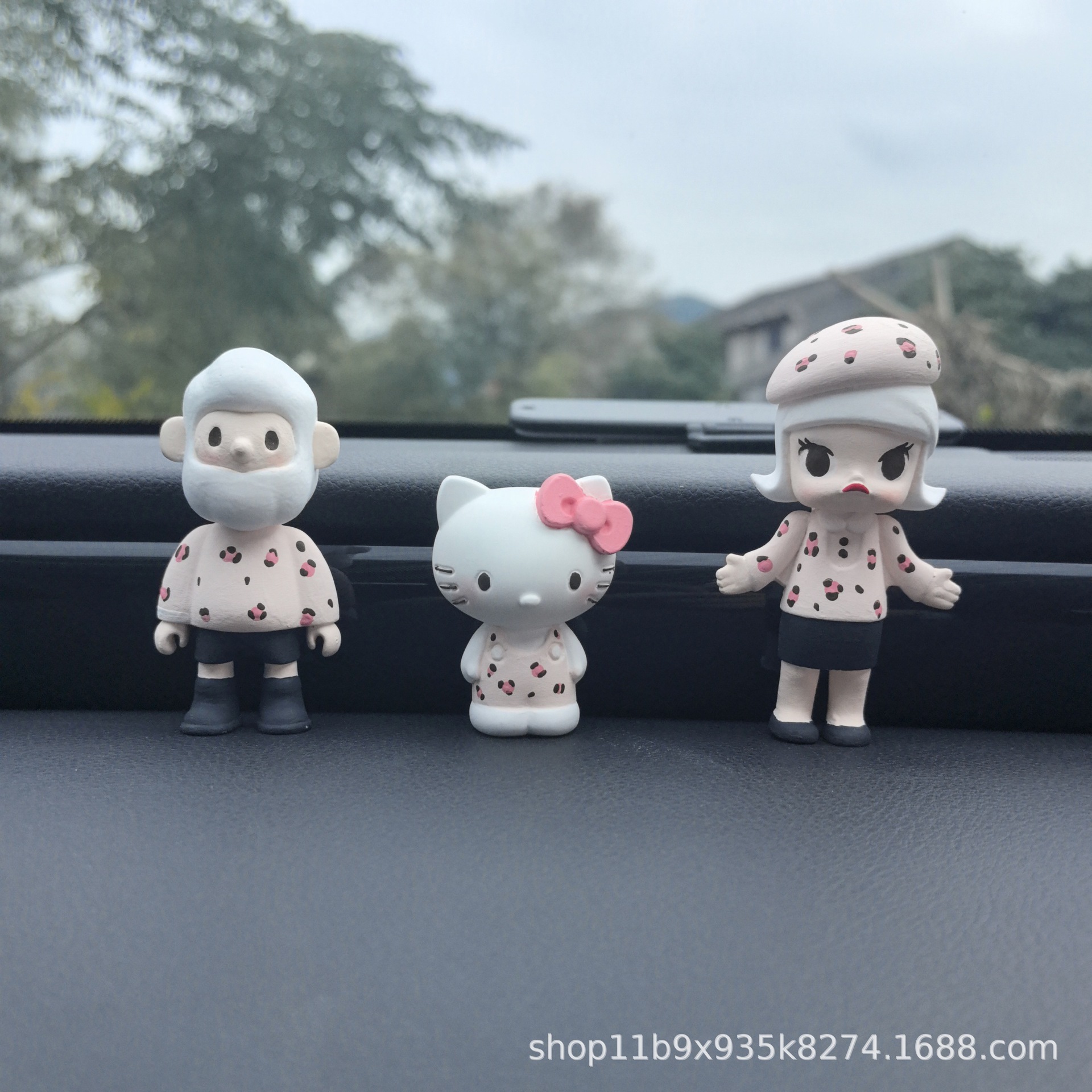 香水扩香石摆件卡通石膏娃娃泡泡玛特汽车出风口香薰装饰香薰