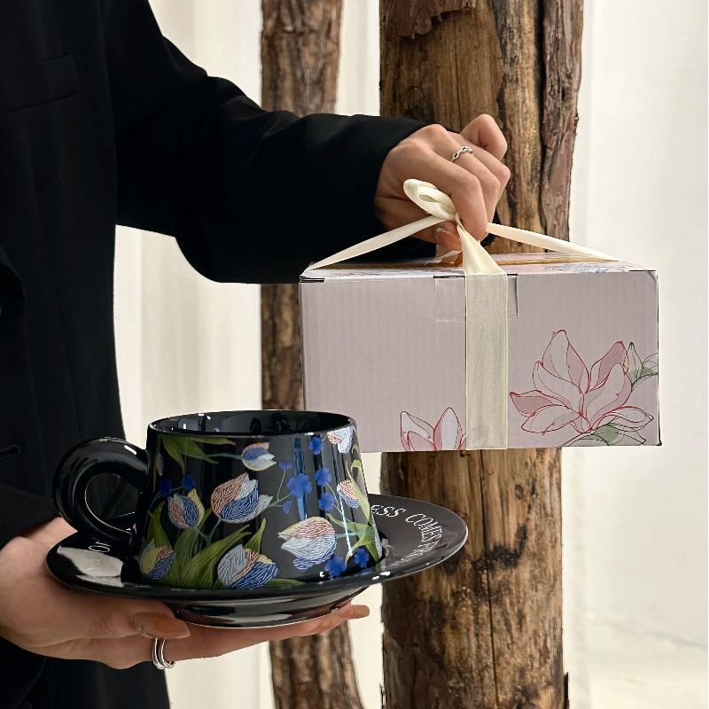 北欧小众轻奢鸢尾花咖啡杯碟套装复古设计感下午茶陶瓷杯生日礼物