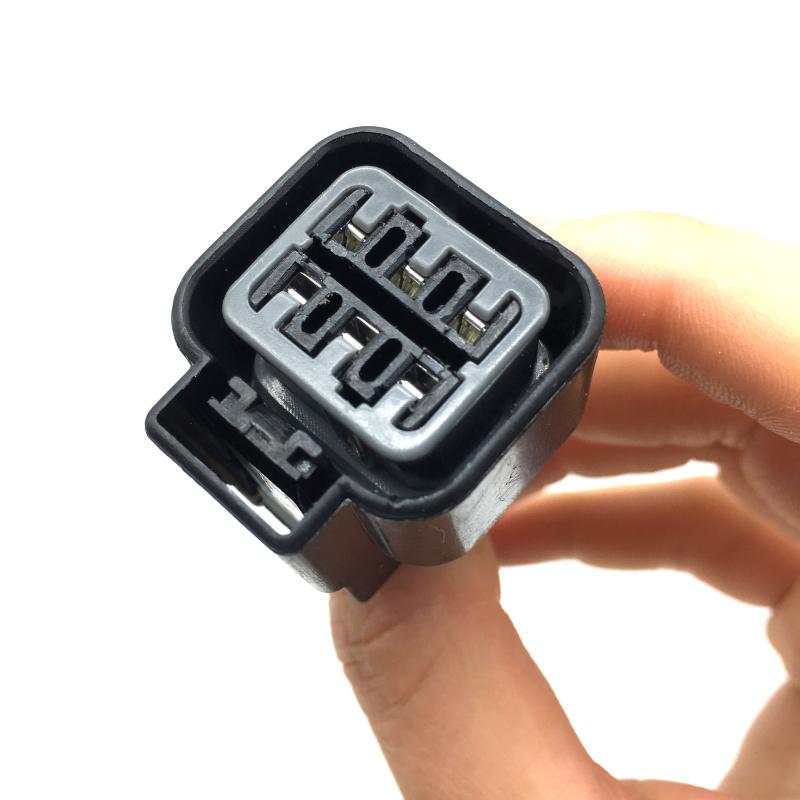 适用于东南富利卡帕杰罗V31 V33 V43三菱4G63 4G64怠速马达插头