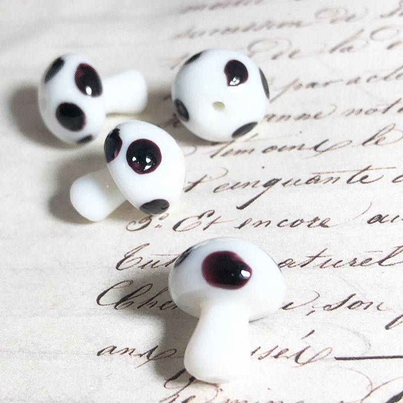 手工编织diy串珠饰品材料小蘑菇手绳红绳琉璃散珠吊坠项链配件饰