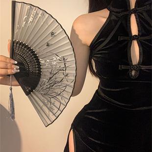 中国风黑色水墨画旗袍扇子随身夏天古风中式流苏折扇便携汉服竹扇