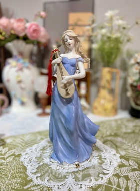 创意女孩陶瓷摆件家居客厅酒柜房间少女心装饰品新结婚礼物送新人