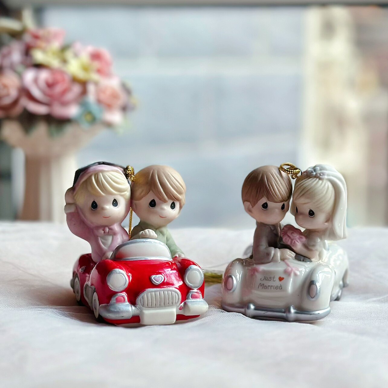 持续瓷生  出口水滴娃娃小号白色敞篷婚车情侣红色陶瓷汽车挂摆件