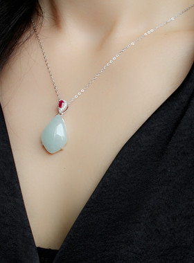 翡翠时尚风节日元旦新年礼物吊坠