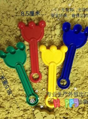 绿色黄色红色蓝色2岁嘉和玩宝宝工具沙钯子 玩雪 沙滩幼儿园小钯