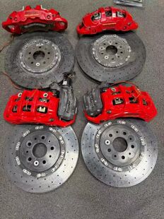 法拉利488刹车卡钳前六后四碳陶刹车盘458刹车片机电一体刹车皮