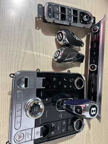 宾利飞驰CD机中控空调开关显示屏