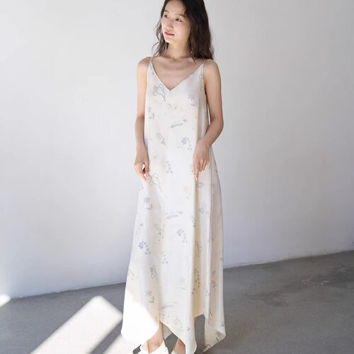 Mutedance真丝印花大摆吊带裙
