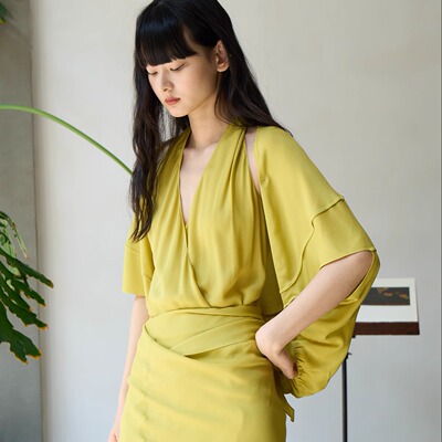Cortana绿光黄真丝水平剪裁开衫