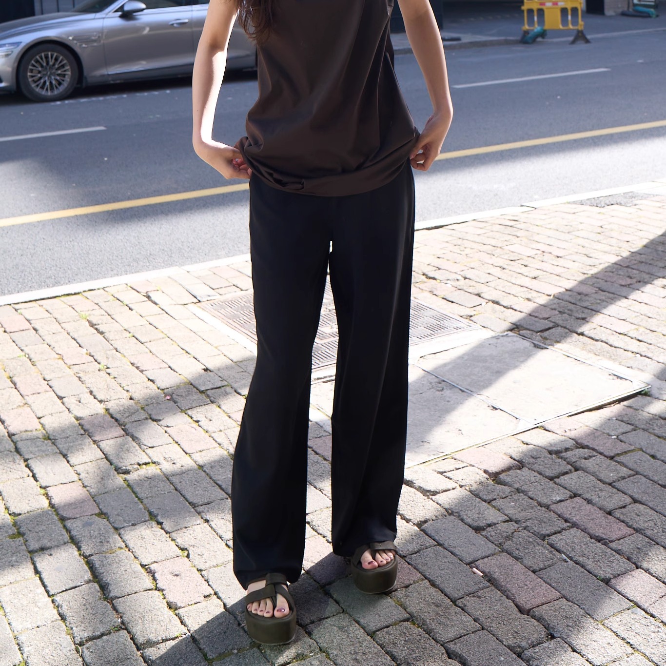 黑色百搭款细腰头休闲裤