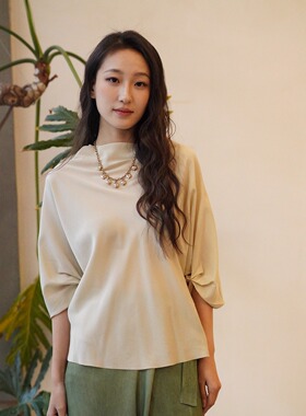 Cha 官方 | Cortana 26早春 LIV 真丝斜纹裁剪弹力平领垂坠感上衣