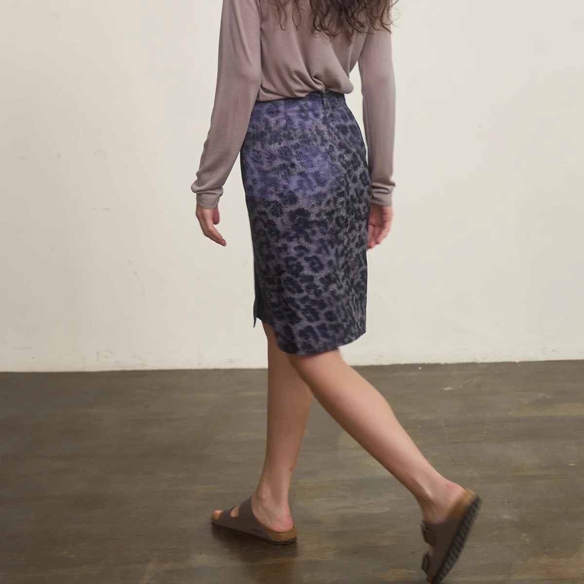 io adesso futura 意大利进口紫色提花豹纹开衩半裙