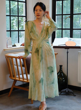 Cha 官方 | io adesso futura lab绿色真丝收腰V领裙