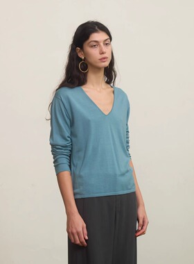 io adesso futura 1OO%極细黄金羊毛 黄金比例V领针织