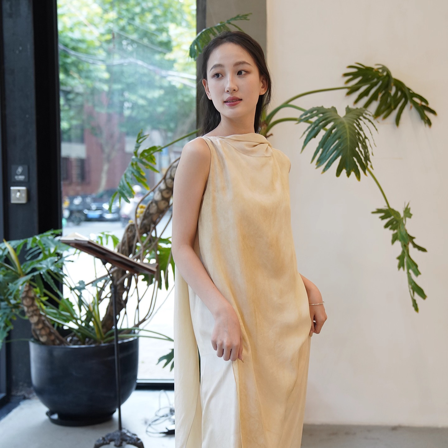 Cha 官方 | Cortana 25早秋 DREAM DRESS 象牙色披肩式连衣裙