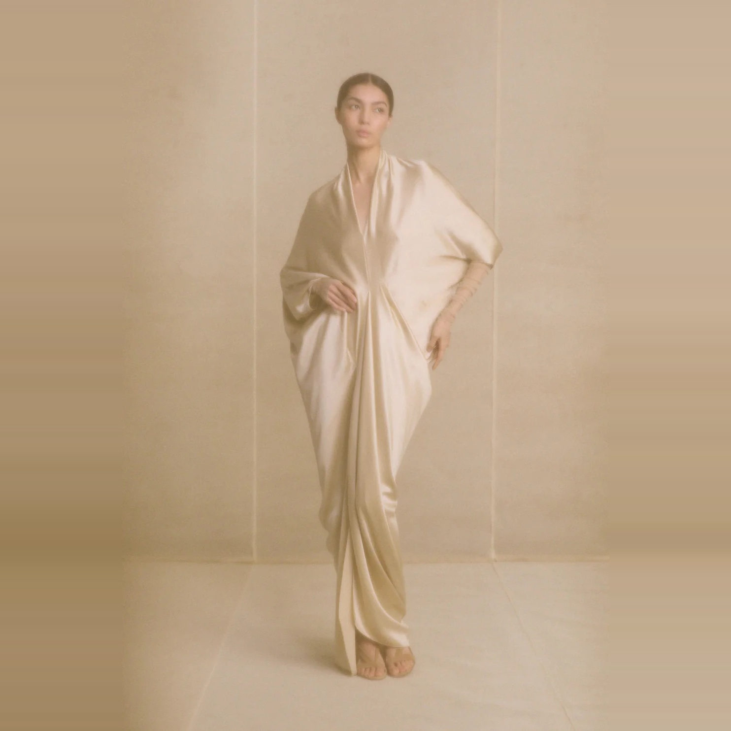 Cha 官方 | Cortana ONA DRESS 香槟色婚纱礼服系列