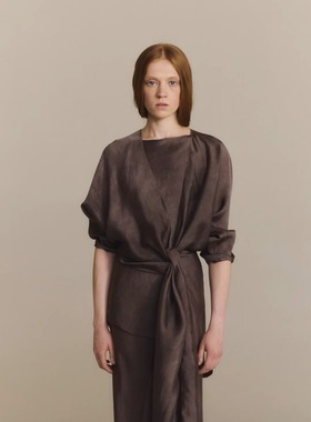 Cha 官方 | Cortana 26早春 CONSTANZA 粘纤真丝混纺冷染裹身上衣
