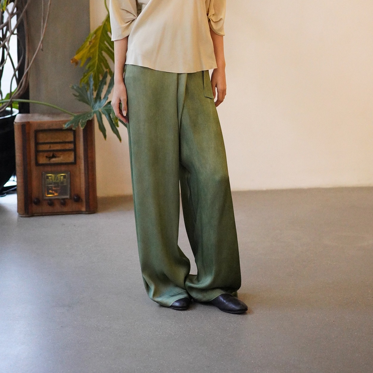 Cha 官方 | Cortana 26早春 ELEA 真丝亚麻混纺冷染高腰光泽长裤