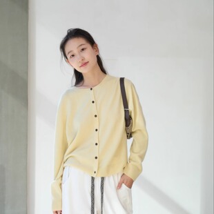 io adesso futura  温柔软糯 植物染羊绒圆领针织开衫