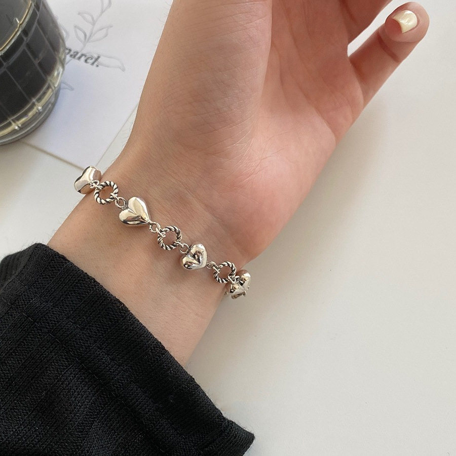 S925镀银韩版S925做旧爱心手链女复古时尚气质嘻哈一串桃心手环文