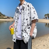 白色