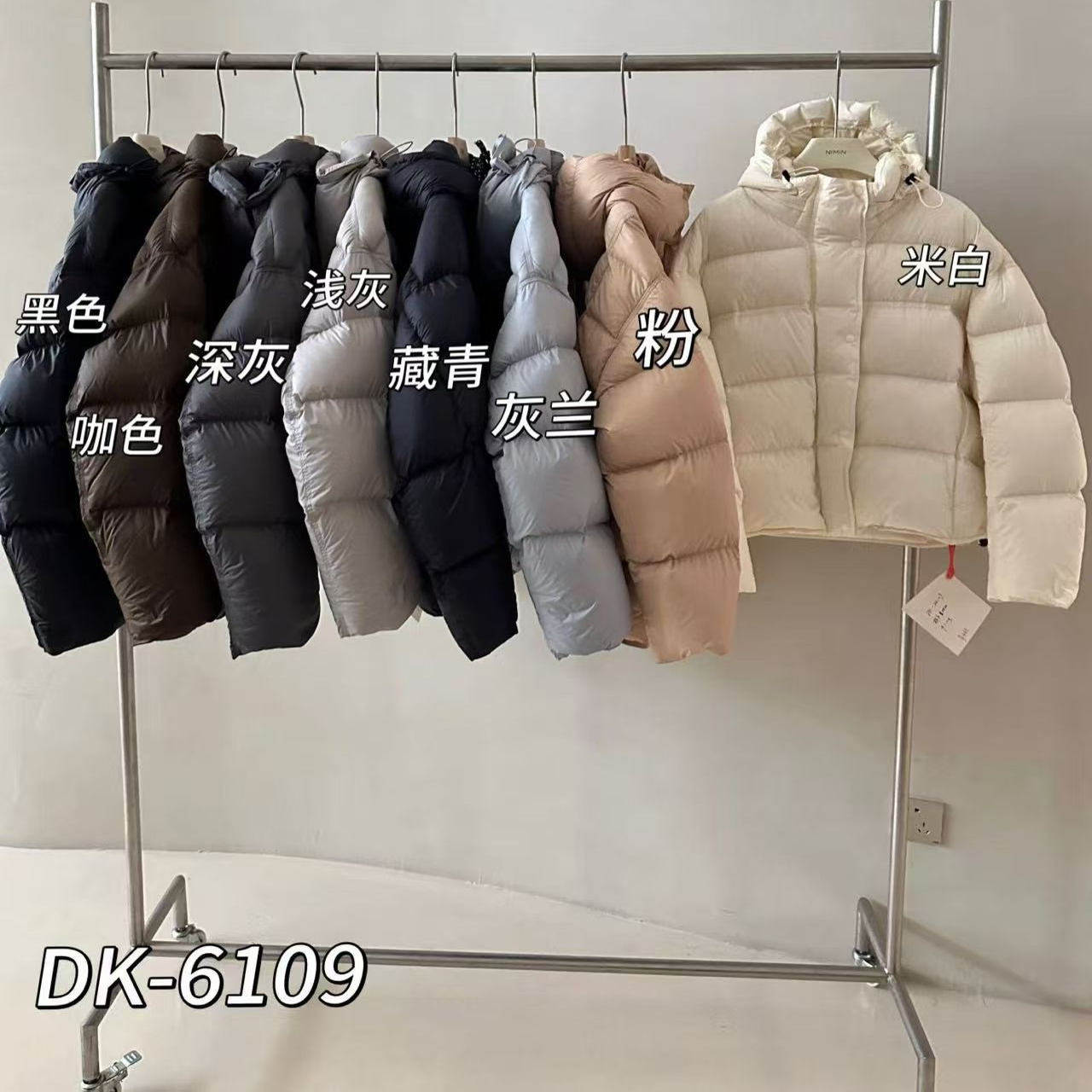 简约连帽小个子短款泡芙羽绒服