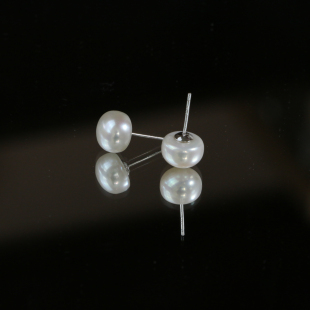 10mm淡水面包珠耳钉R038