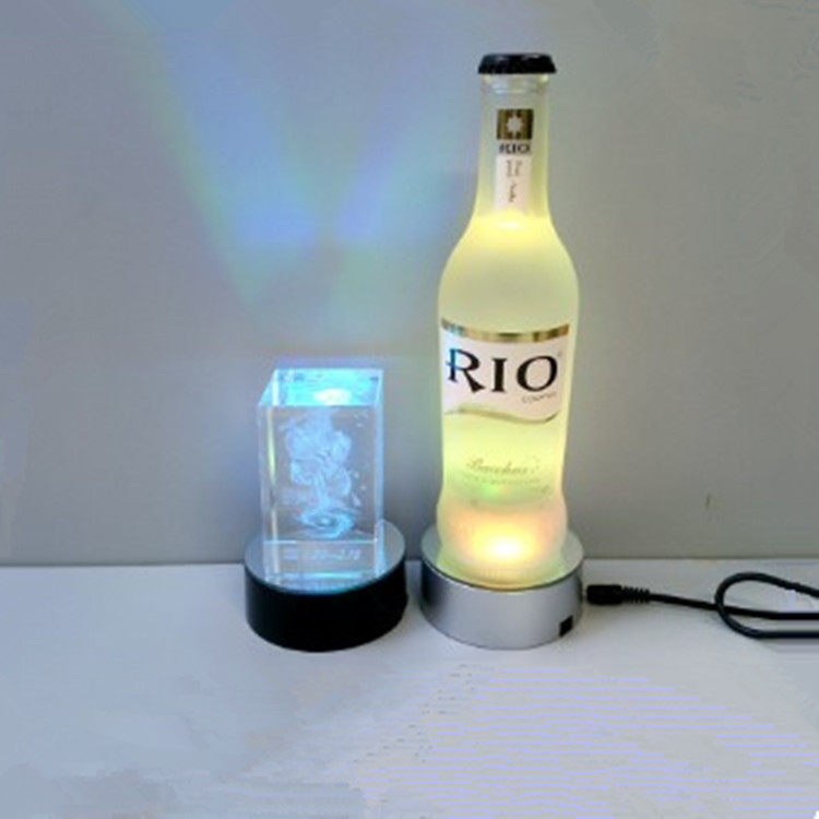 黑色塑料圆形镜面发光底座 七彩灯光可电池供电，可插USB开关电源