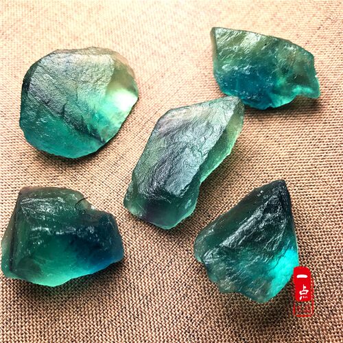 水晶天然绿色摆件原矿标本原石