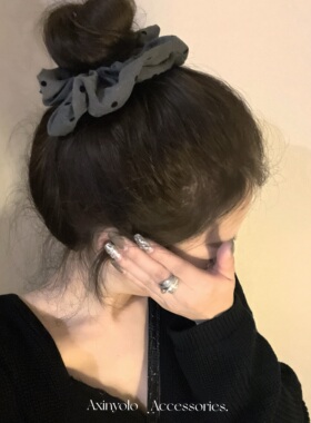 阿馨yolo 法式灰色时髦发圈丸子头公主发饰褶皱大肠圈扎头发皮筋