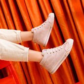 新款 帆布鞋 百搭加绒休闲加厚板鞋 人本高帮雪地冬季 短靴保暖棉鞋