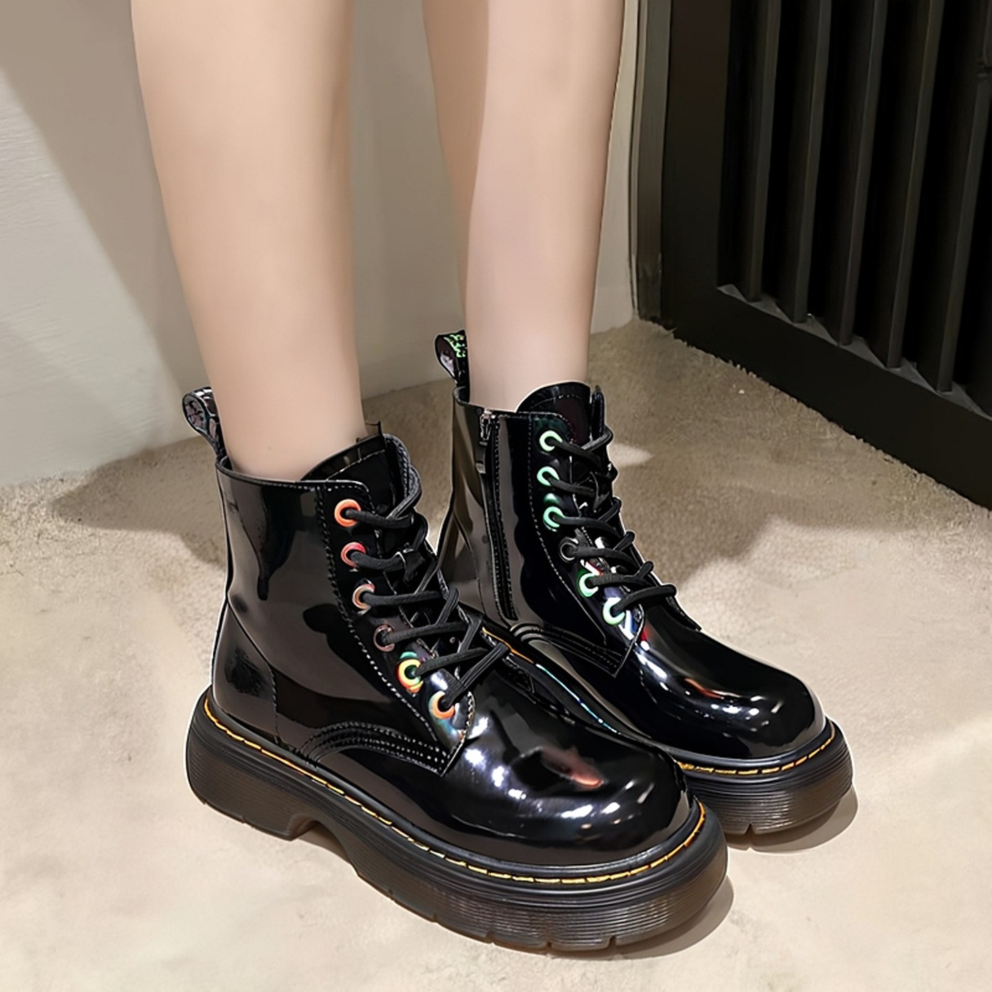 豆豆屋马丁靴女春秋新款百搭炫酷潮流镭射真皮短靴帅气机车短靴子,女鞋,马丁靴,淘宝优惠券,粉丝福利购,淘宝优惠卷