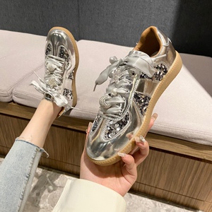 真皮德训鞋女2024夏季新款亮片水钻设计透气百搭舒适平底休闲板鞋