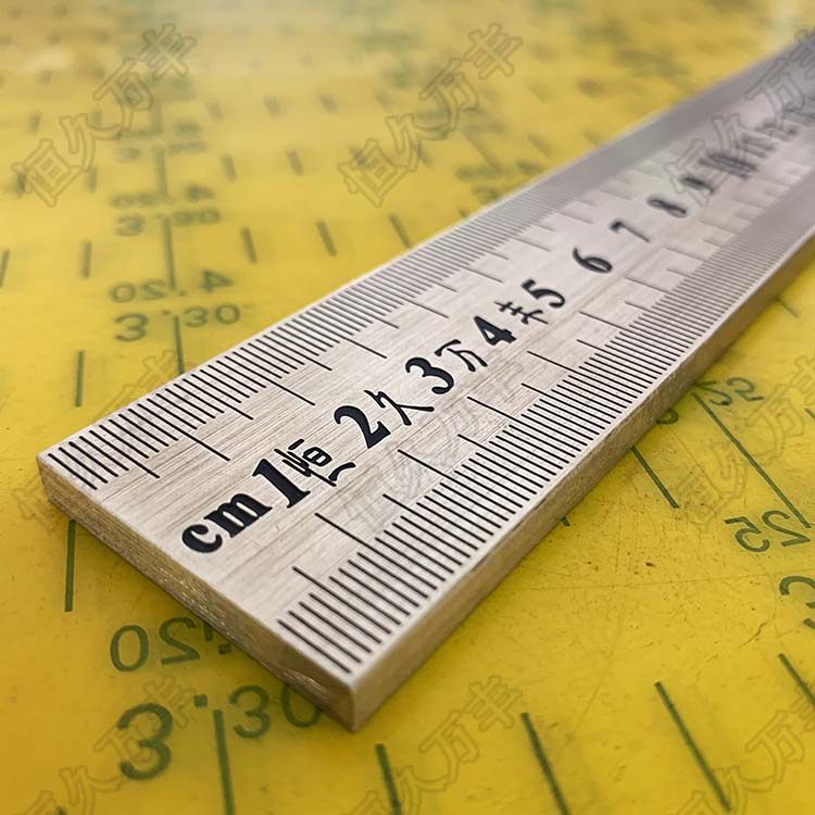 40厘米铜尺 纯黄铜 压纸 镇纸 黄铜尺子 铜尺复古 加厚铜尺35#5在类目 电子词典/电纸书/文化用品, 画具/画材/书法用品, 镇纸中 - 来自Buy2taobao.com提供专业的淘宝代购服务