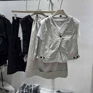 设计感一粒扣马甲透视蕾丝短袖T恤半身裙三件套女2026夏新款套装