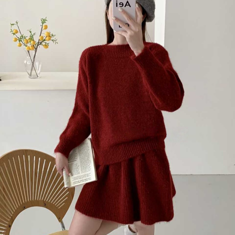 慵懒风圆领针织毛衣女宽松软糯