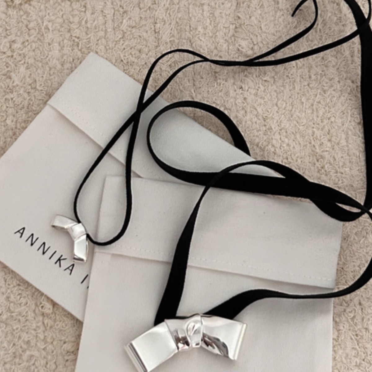 定制小众Annika Inez黑丝绒缎带925纯银银色蝴蝶结领结项链choker