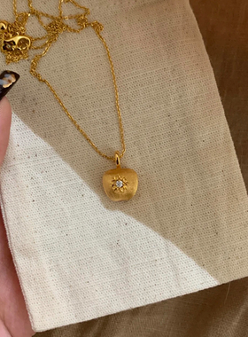 「祈愿果」双面戴拉丝苹果项链小众高级锁骨链新年礼物轻奢毛衣链