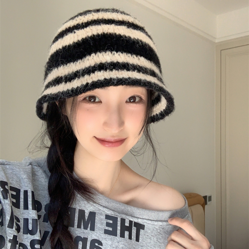 韩系秋冬条纹针织逛街渔夫帽女