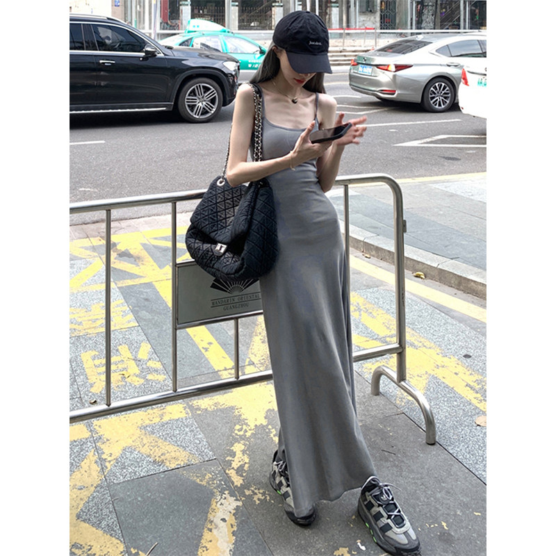 日本offcat灰色卡戴珊吊带裙女2025夏季海边度假风连衣裙甜辣修身