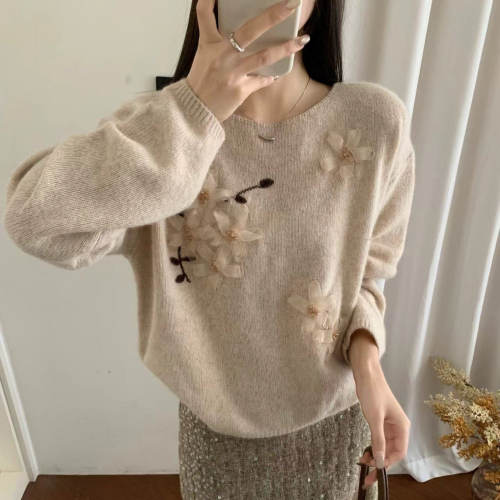 韩版立体花朵羊毛针织毛衣女圆领宽松显瘦百搭长袖套头毛衣女秋冬