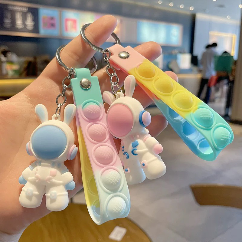 宇航员太空兔钥匙扣可爱小挂饰