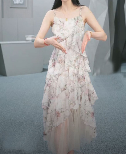 浪漫碎花裙百搭优雅吊带连衣裙