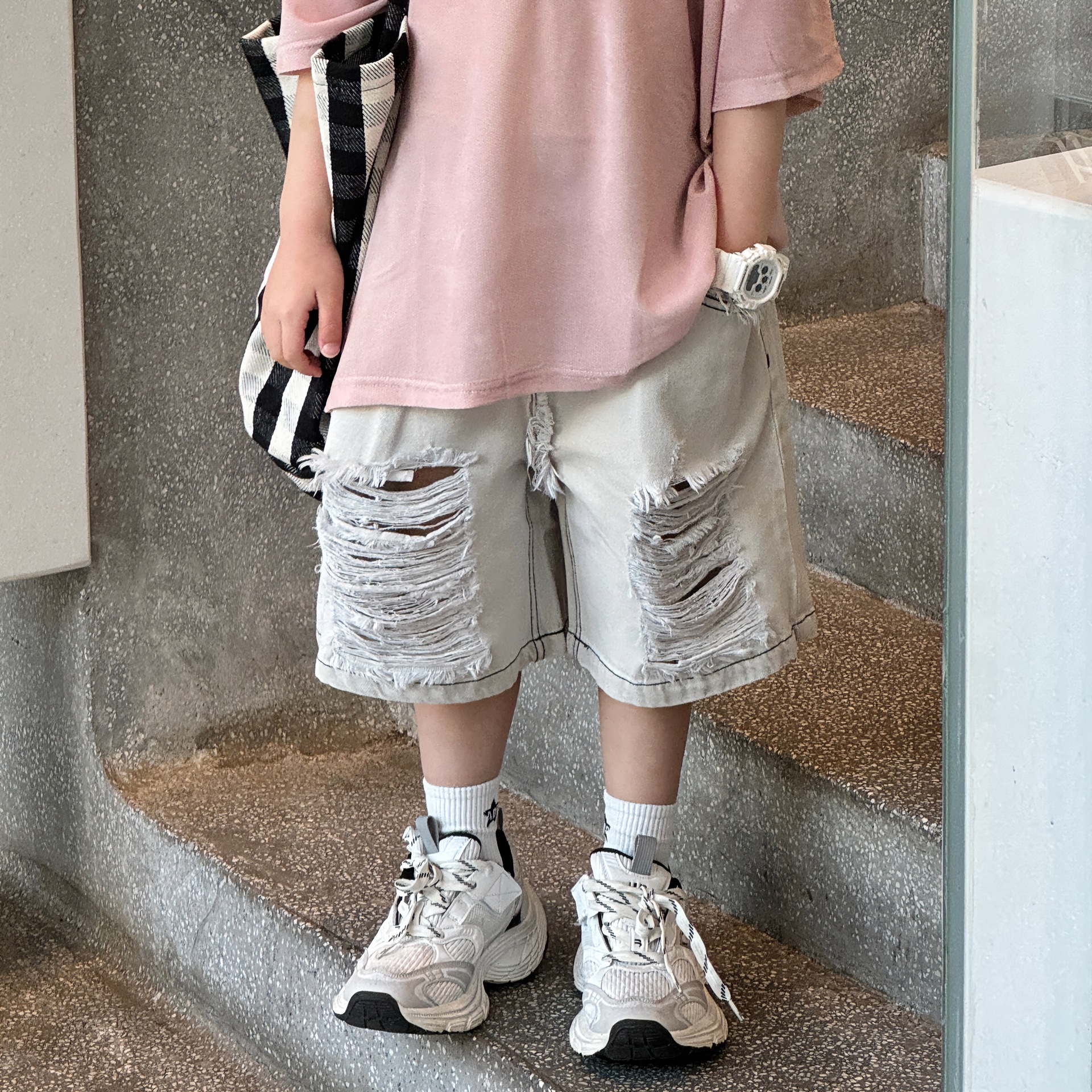 貌貌妈家2025夏季新款韩版男女童浅色破洞牛仔中裤儿童7分裤短裤