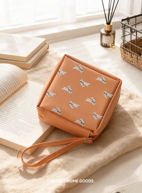 卡通可爱兔子皮质防水手拎小包卫生巾包口红零钱便携式收纳小方包