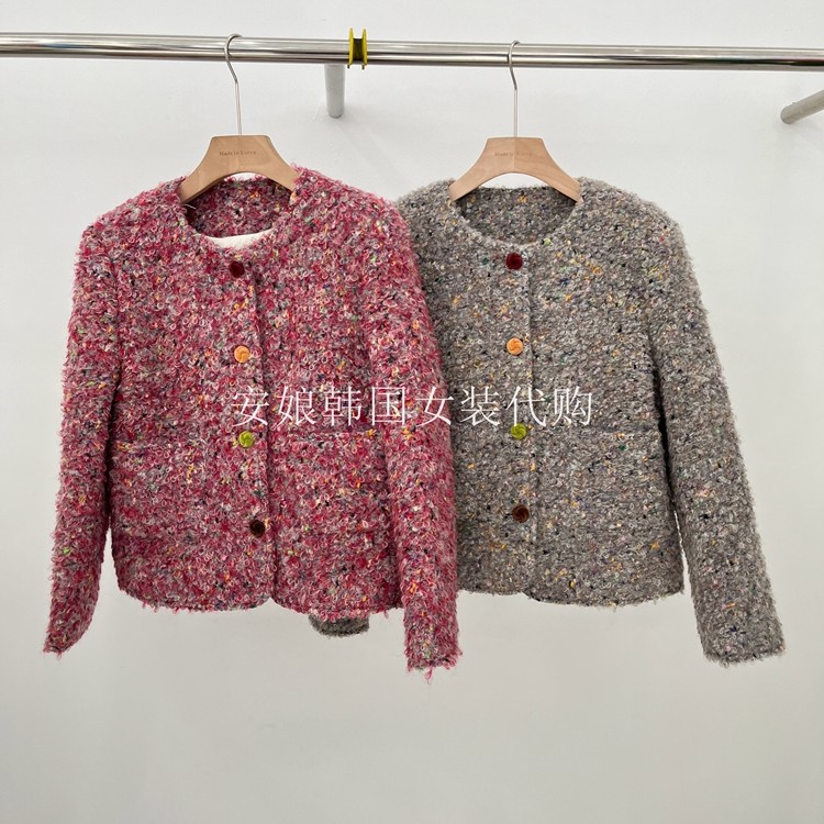 时尚圆领彩色扣长袖宽松外套