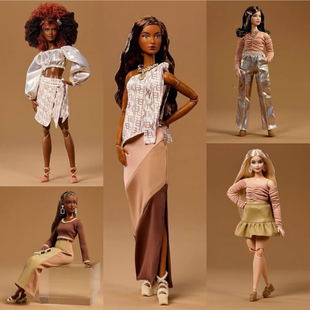 美国代购you create barbie basics芭比娃娃时尚达人换装套盒