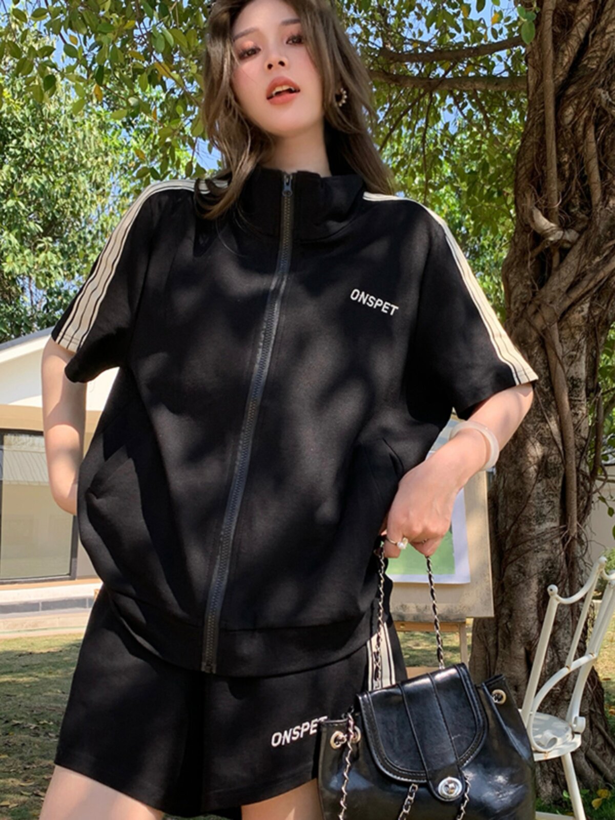 여름 여성을 위한 플러스 사이즈 캐주얼 대학 스타일 정장 뚱뚱한 소녀를 위한 반팔 탑 하이 웨이스트 스포츠 반바지 2피스 세트