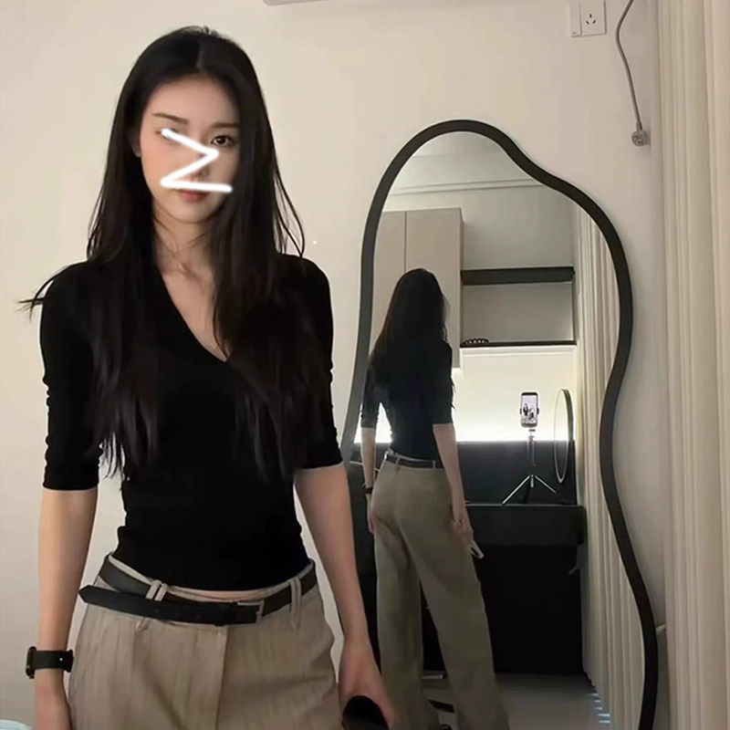 欧货小个子辣妹五分袖V领T恤女夏季2026新款短款绝美纯欲小上衣