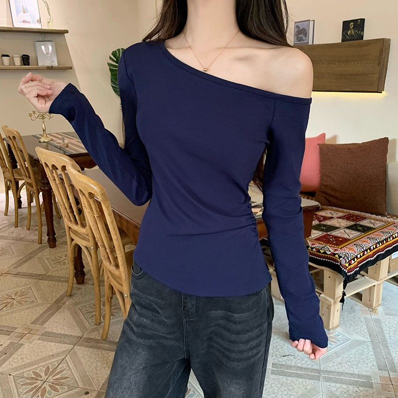 辣妹纯色斜肩上衣别致设计感黑色T恤女装春秋修身绝美露肩打底衫